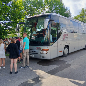 Wyjazd dzieci i młodzieży z terenu Powiatu Przysuskiego na bezpłatny wypoczynek współorganizowany przez Powiatowe Centrum Pomocy Rodzinie w Przysusze